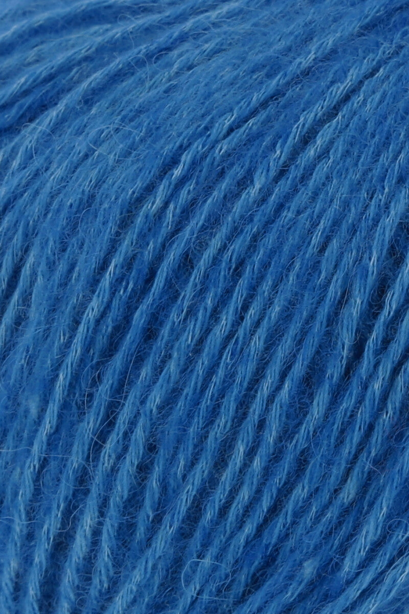 Lang Yarns Regina – 50g / 175m – Bluette (0006) – detail