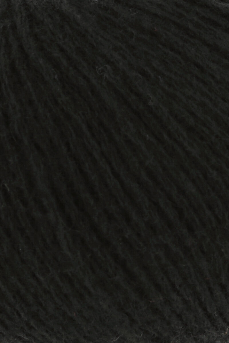 Lang Yarns Yak – 50g / 120m – Black (0104) – detail