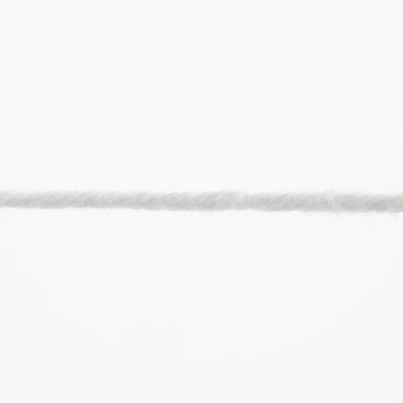 Lang Yarns Oceania – 50g / 140m – White (0001) – yarn texture
