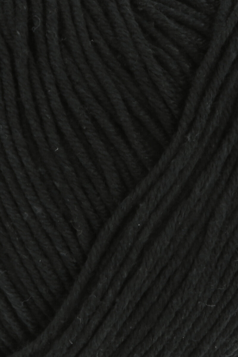 Lang Yarns Oceania – 50g / 140m – Black (0004) – detail