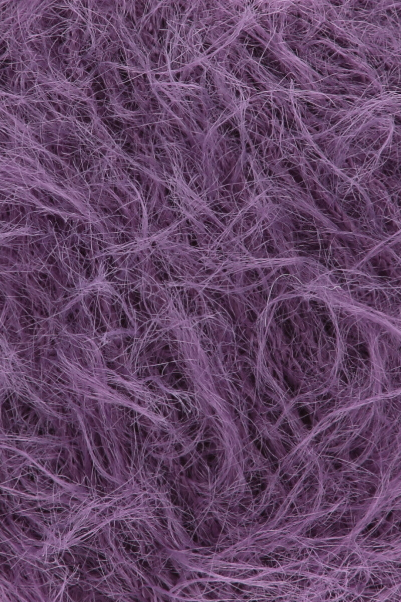 Lang Yarns Fluffy – 50g / 205m – Eggplant (0080) – detail