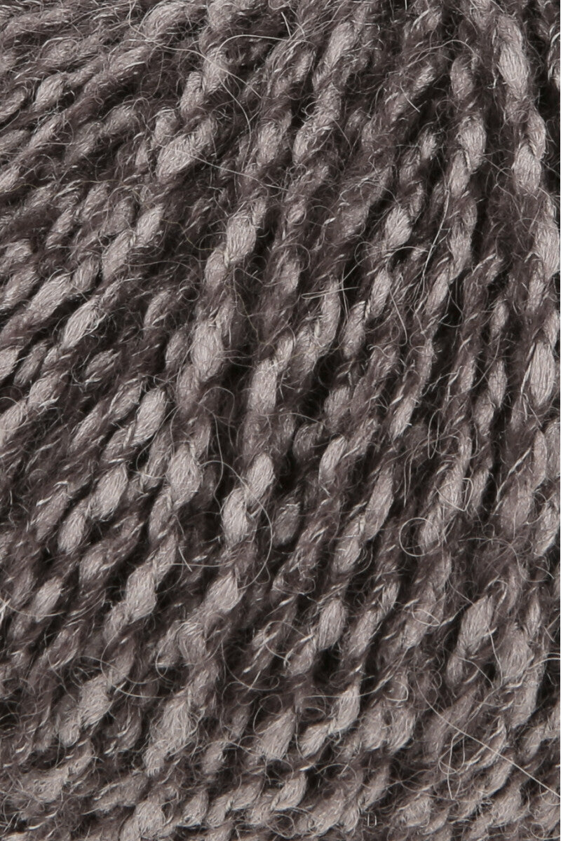 Lang Yarns Luma – 50g / 120m – Dark Brown (0068) – detail
