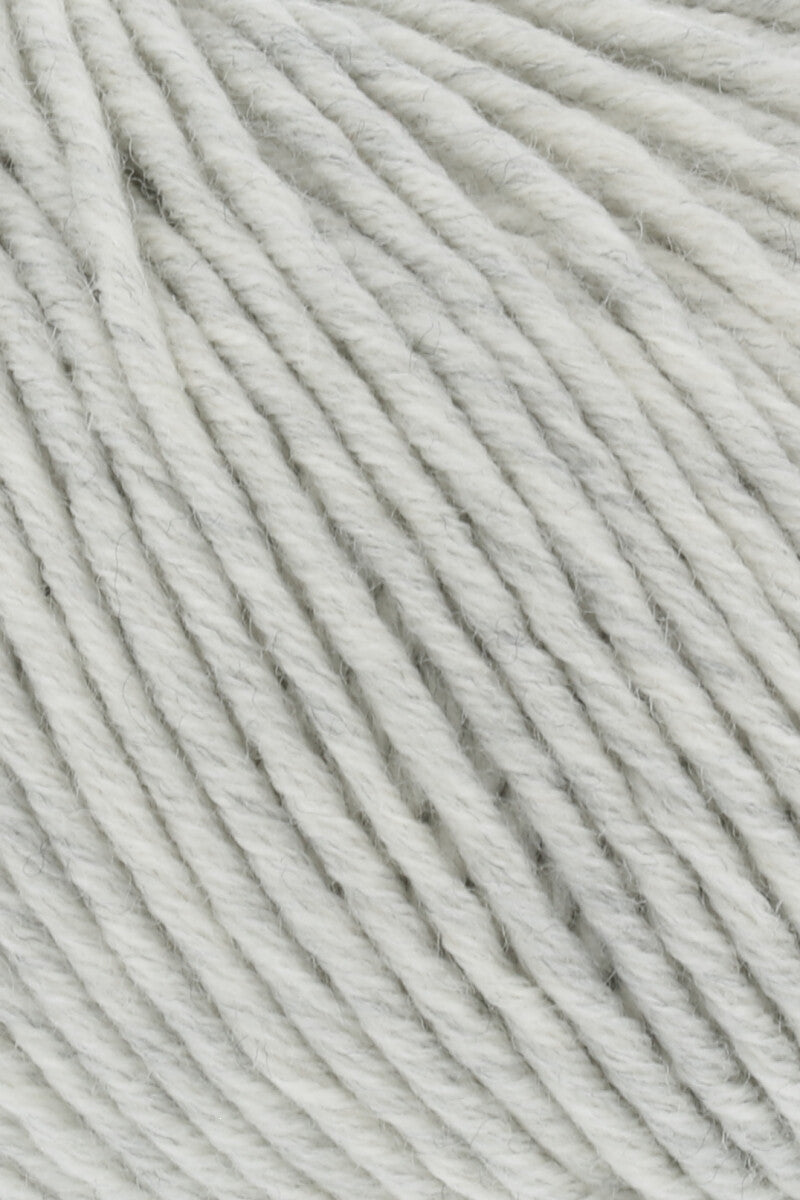 Lang Yarns Merino+ – 50g / 90m – Light Grey Mélange (0223) – detail