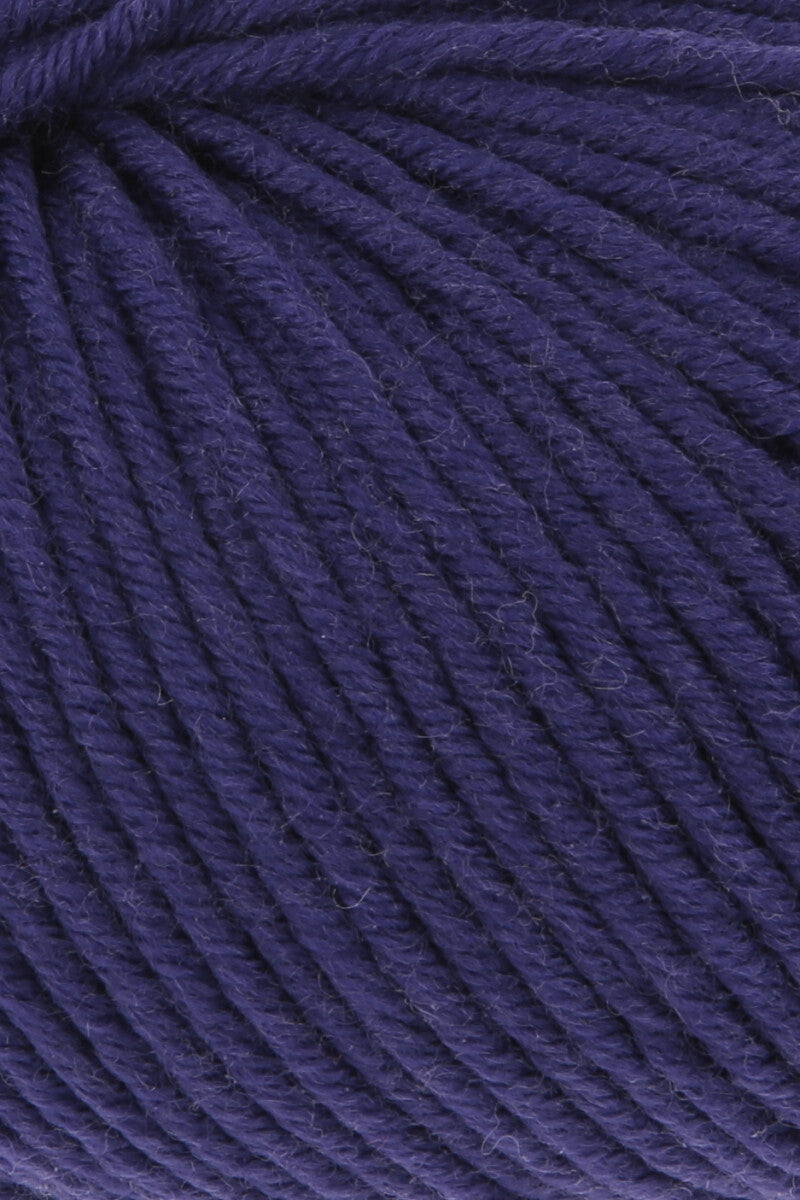 Lang Yarns Merino+ – 50g / 90m – Royal Purple (0290) – detail