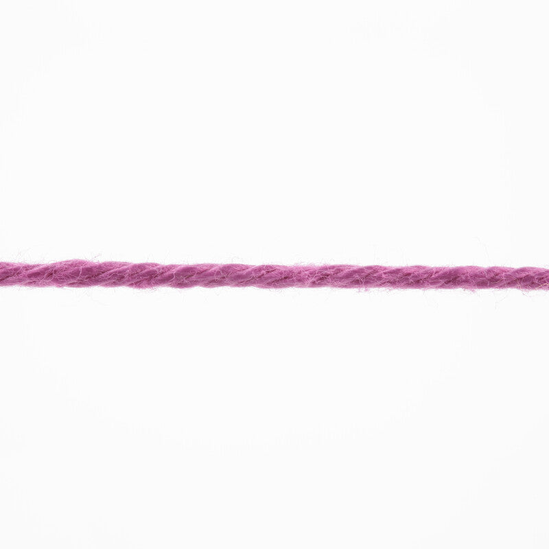 Lang Yarns Quattro – 50g / 120m – Cyclamen (0085) – yarn texture