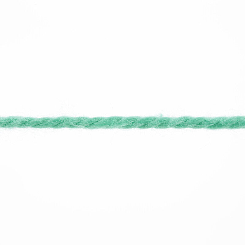 Lang Yarns Tissa – 50g / 80m – Reseda (0174) – yarn texture