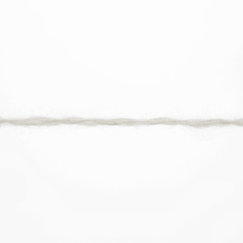 Lang Yarns Cashmere Lace – 25g / 165m – Eggshell (0040) – yarn texture
