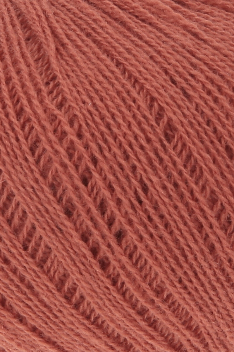 Lang Yarns Cashmere Extra Lace – 25g / 320m – Copper (0015) – detail