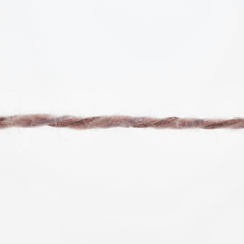 Lang Yarns Pride – 100g / 280m – Oyster (0128) – yarn texture