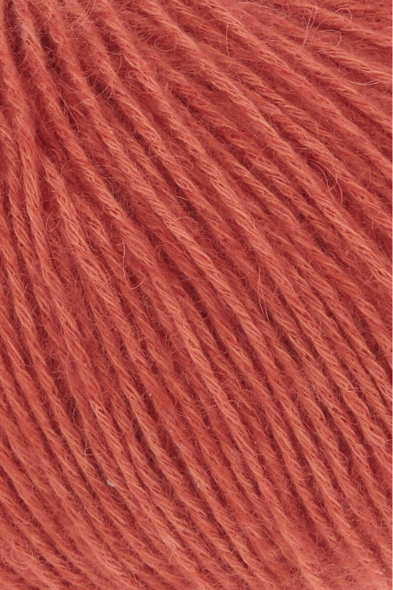 Lang Yarns Regina – 50g / 175m – Dark Orange (0159) – detail