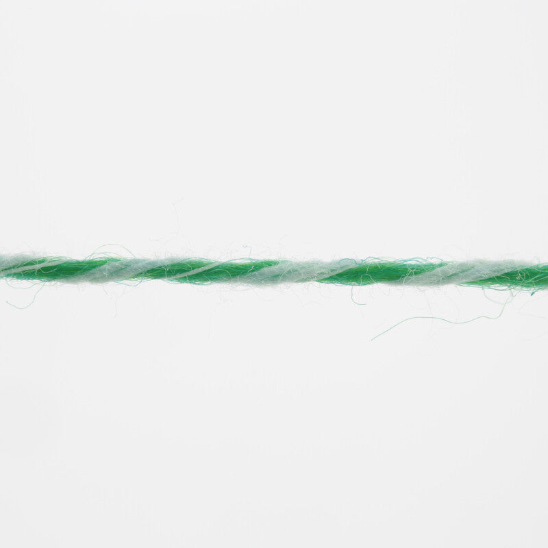 Lang Yarns Footprints – 100g / 400m – Green (0013) – yarn texture