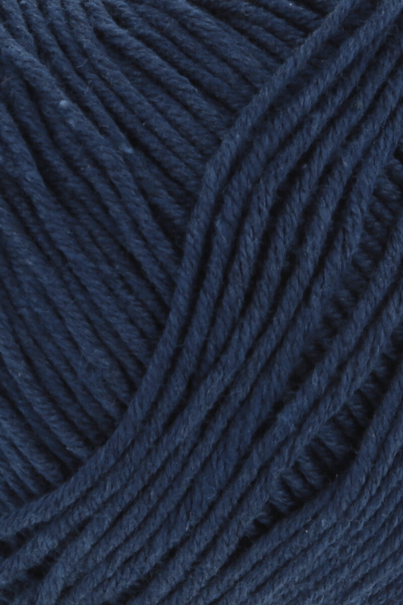 Lang Yarns Oceania – 50g / 140m – Navy (0025) – detail
