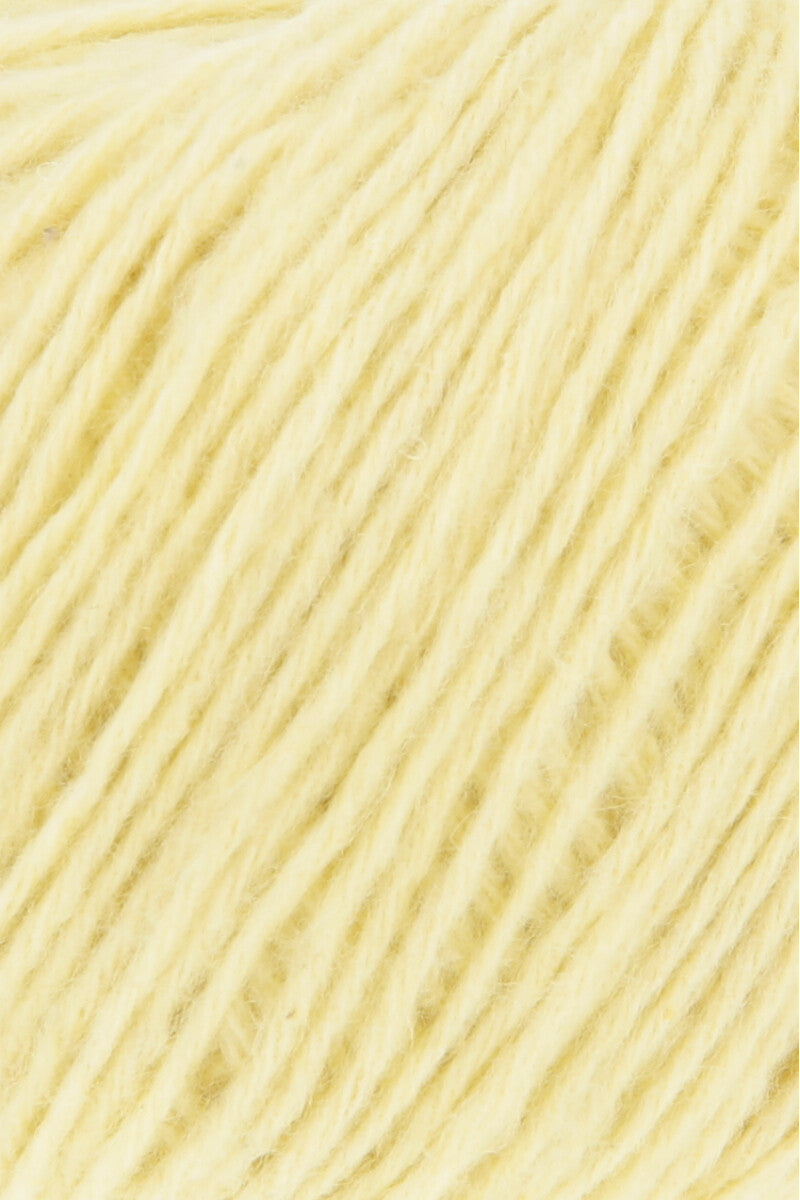 Lang Yarns Whisper – 50g / 125m – Light Yellow (0013) – detail