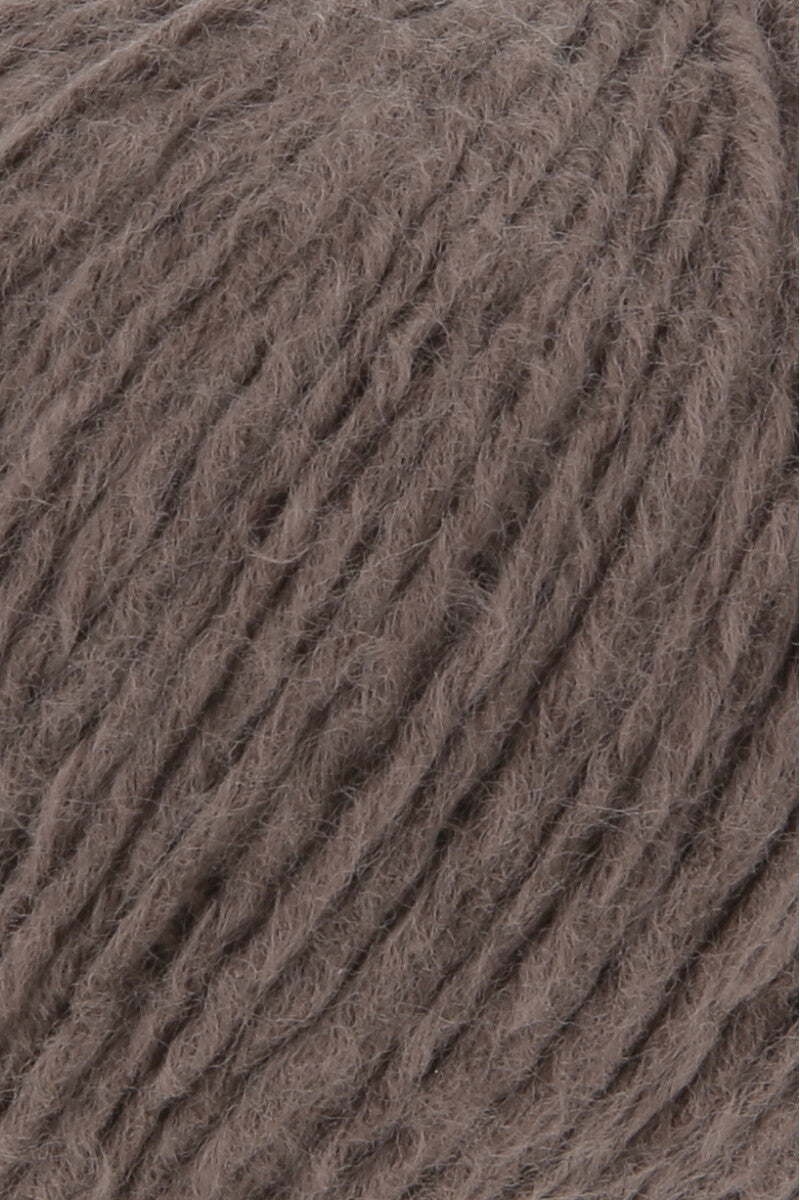 Lang Yarns Whisper – 50g / 125m – Dark Brown (0068) – detail