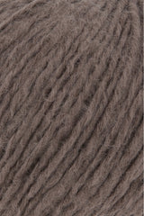 Lang Yarns Whisper – 50g / 125m – Dark Brown (0068) – detail