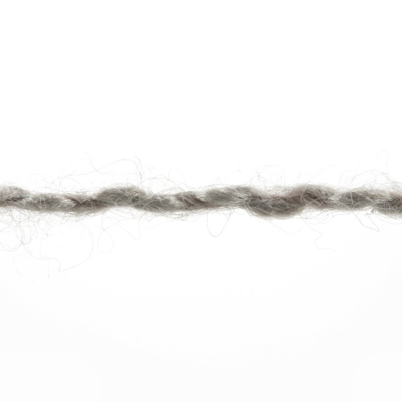 Lang Yarns Luma – 50g / 120m – Grey (0024) – yarn texture