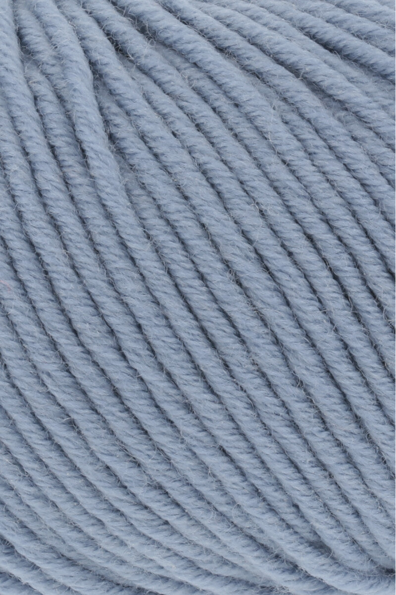 Lang Yarns Merino+ – 50g / 90m – Light Jeans (0134) – detail