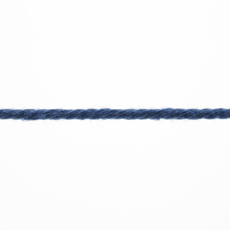 Lang Yarns Quattro – 50g / 120m – Blue Marine (0035) – yarn texture