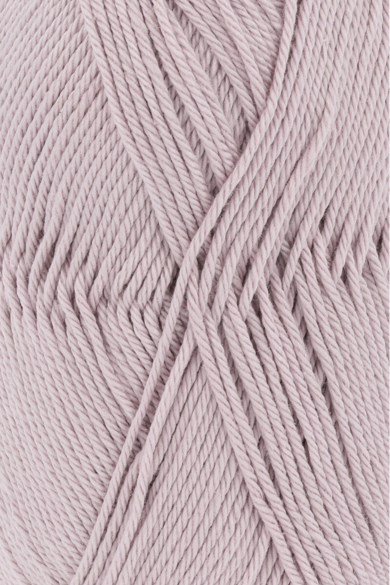 Lang Yarns Quattro – 50g / 120m – Light Dusky Pink (0148) – detail