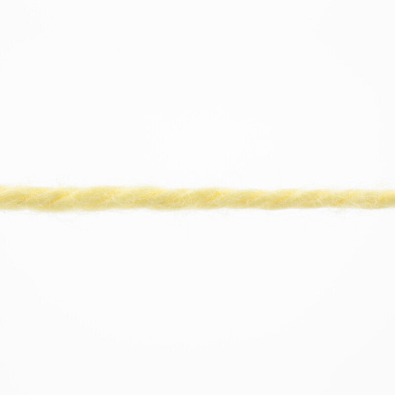 Lang Yarns Tissa – 50g / 80m – Lemon (0044) – yarn texture