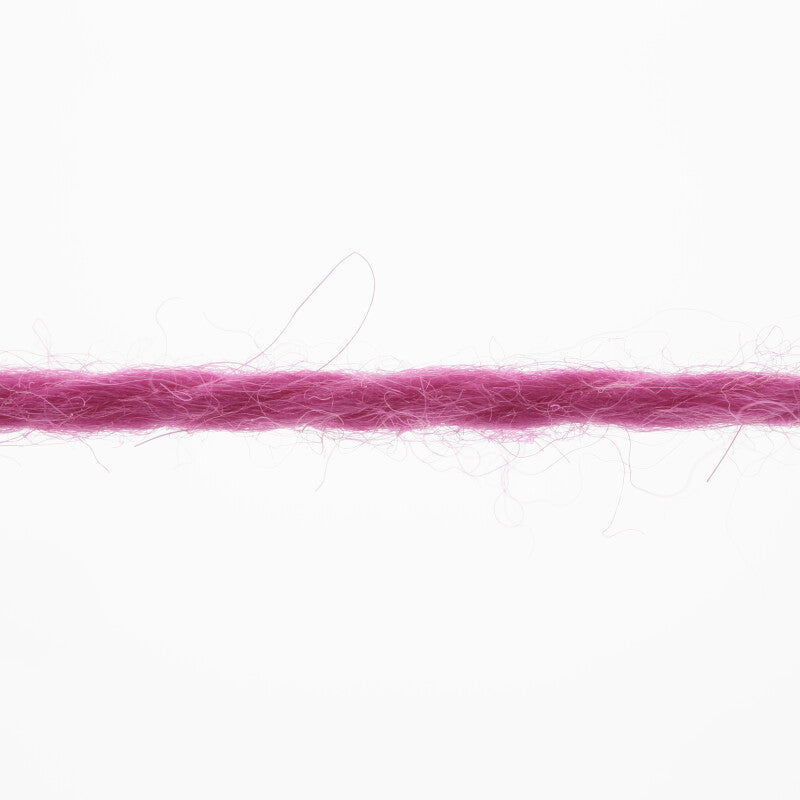 Lang Yarns Carpe Diem – 50g / 90m – Fuchsia (0165) – yarn texture
