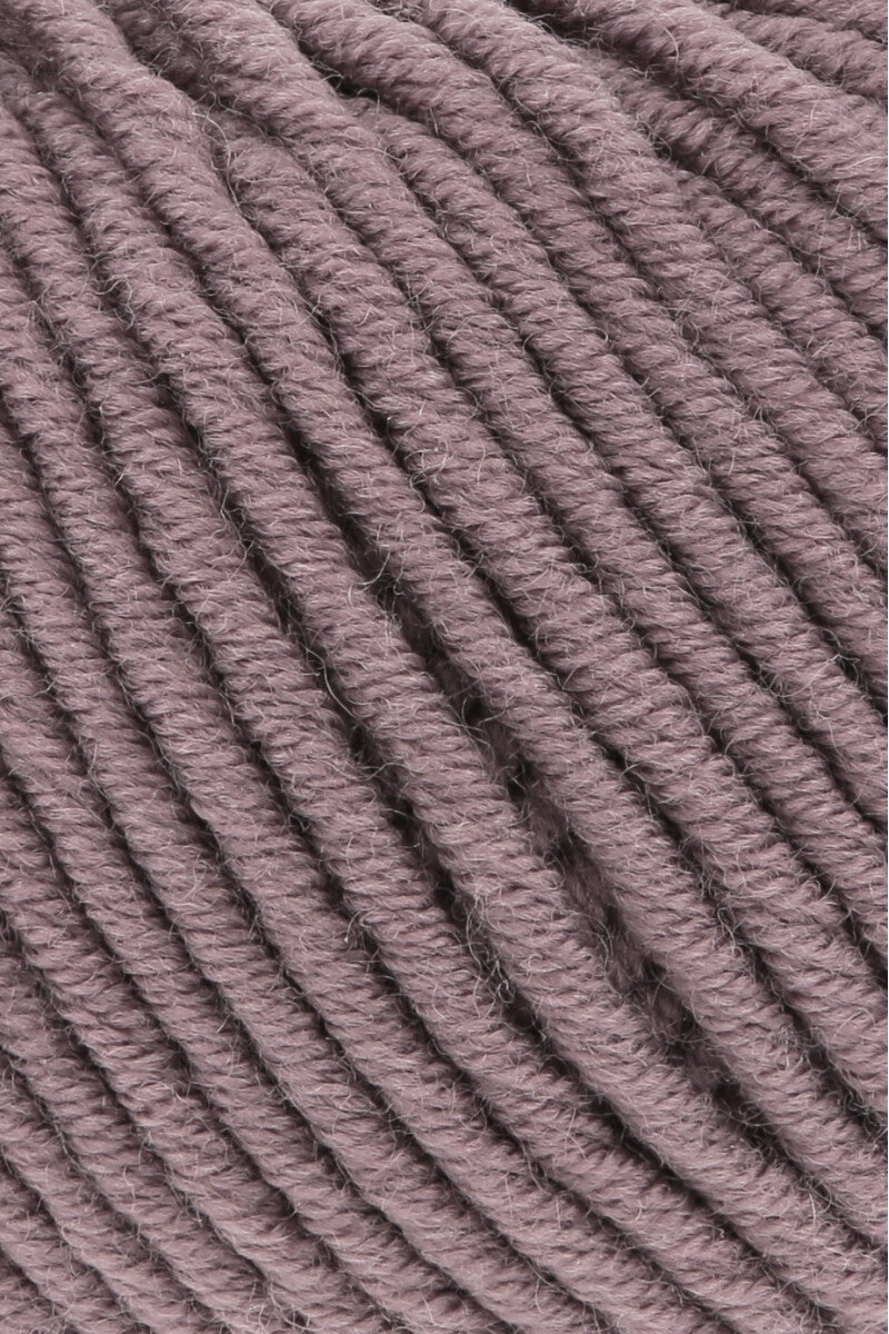 Lang Yarns Merino 70 – 50g / 70m – Dusky Pink (0248) – detail