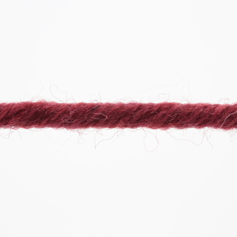 Lang Yarns Merino 50 – 100g / 90m – Dark Red Mélange (0362) – yarn texture