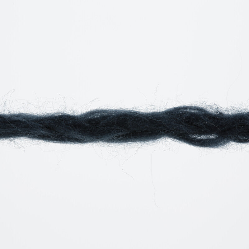Lang Yarns Amira – 50g / 100m – Blue Marine (0035) – yarn texture