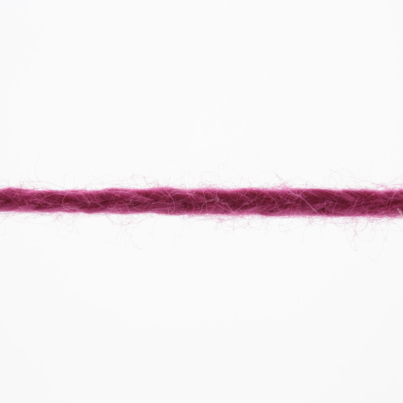Lang Yarns Norma – 50g / 135m – Fuchsia (0066) – yarn texture