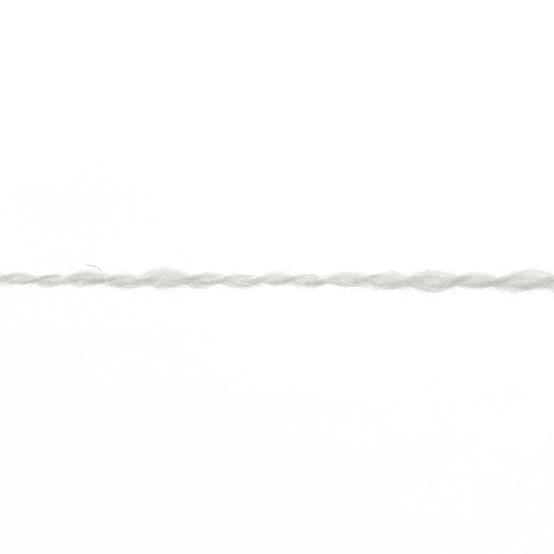 Lang Yarns Cashmere Extra Lace – 25g / 320m – White (0001) – yarn texture