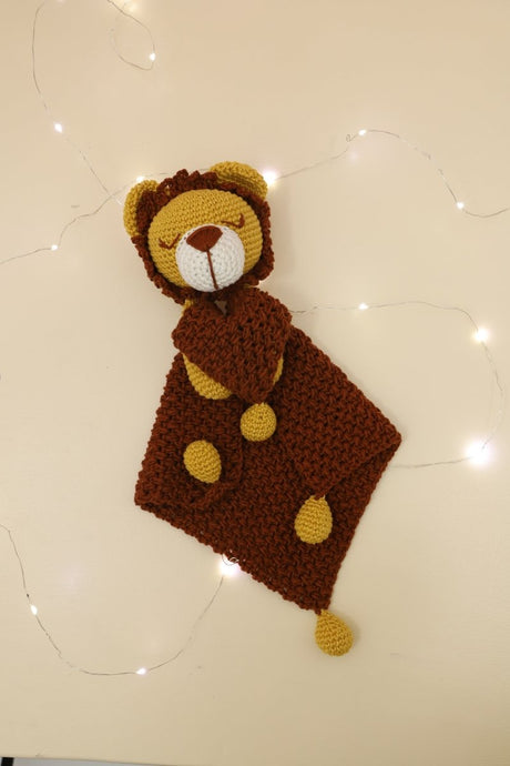 Circulo Amigurumi Crochet Kit - Lovey Blanket - All Included, Easy Instructions - Crochet Set for Intermediate - Animal Crochet Kit, Premium Amigurumi Yarn for Crocheting - Lion - Leo Hobby